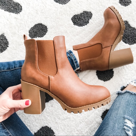 5⭐️ /HOWLER/ Tank Chunky Heel Lug Boot - Picture 7 of 11